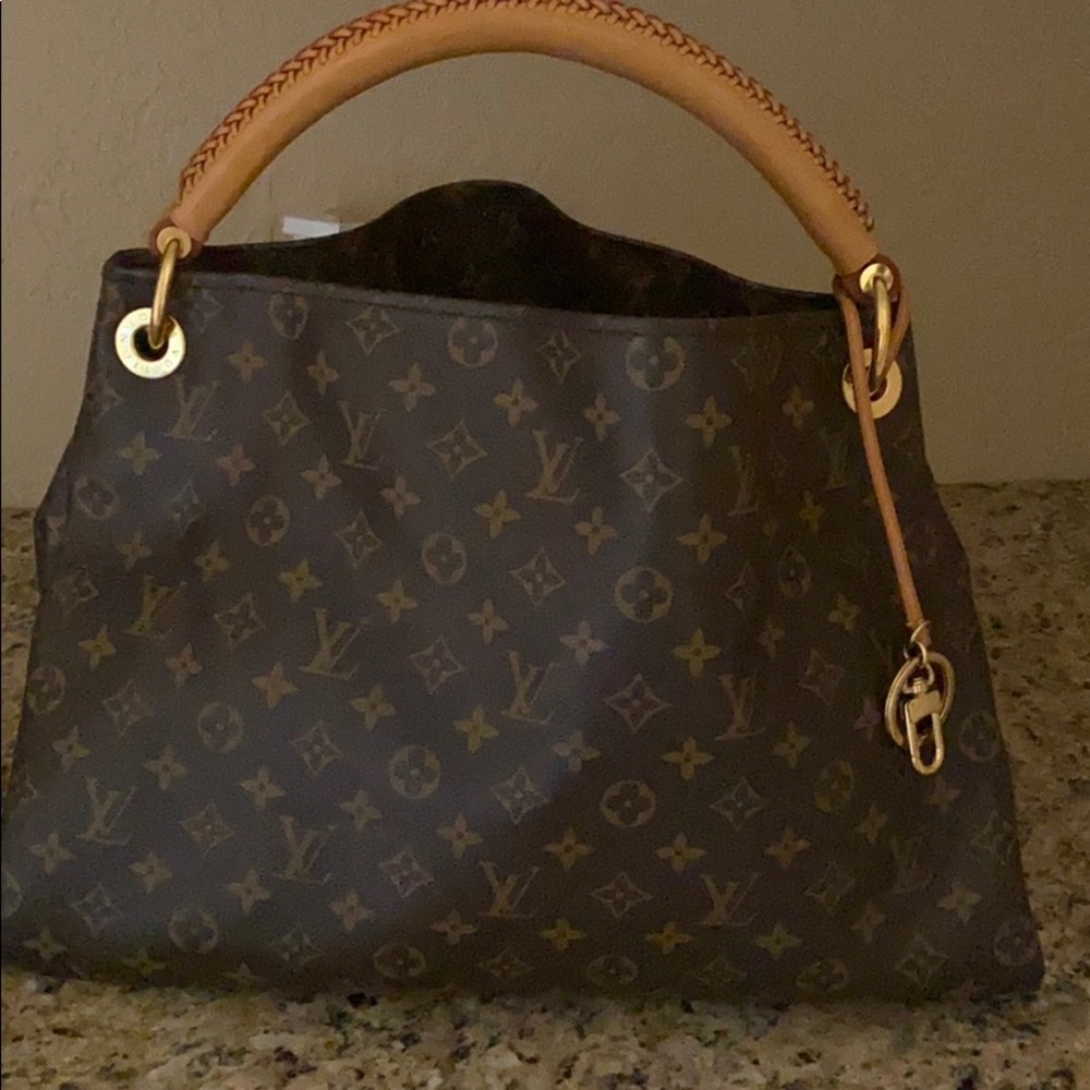 Louis Vuitton  ARTSY MM